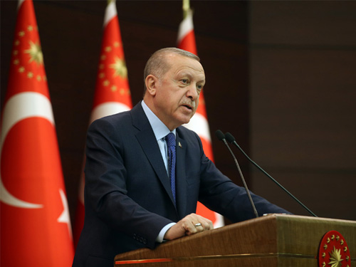 Cumhurbaşkanı Erdoğan, Koronavirüsle Mücadele Eşgüdüm Toplantısı sonrası “100 Milyar Liralık Bir Kaynak Setini Devreye Alıyoruz” dedi.