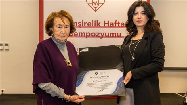 Semahat Arsel, Türk Hemşireler Derneği’nin İlk “Onursal Üyesi” oldu.