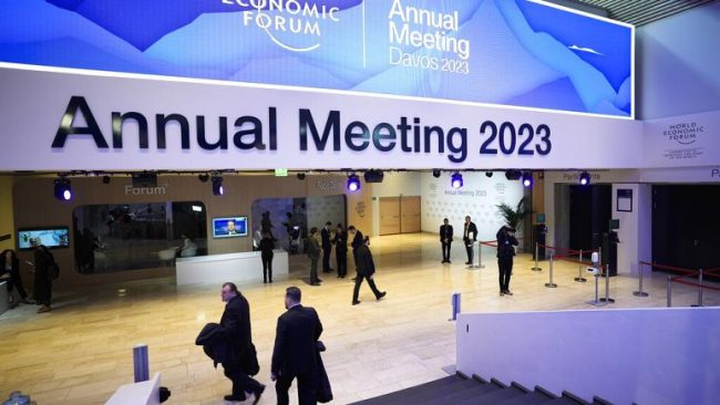 Covid-19 Salgını Sonrası Davos Zirvesi İsviçre’de Başladı. Covid-19 Salgını Sonrası Davos Zirvesi İsviçre’de Başladı.
